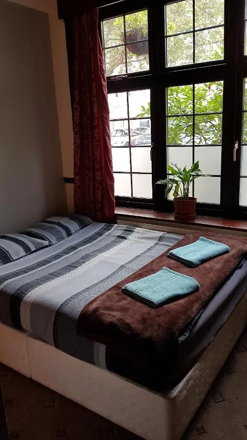 Hour Glass Hotel London
