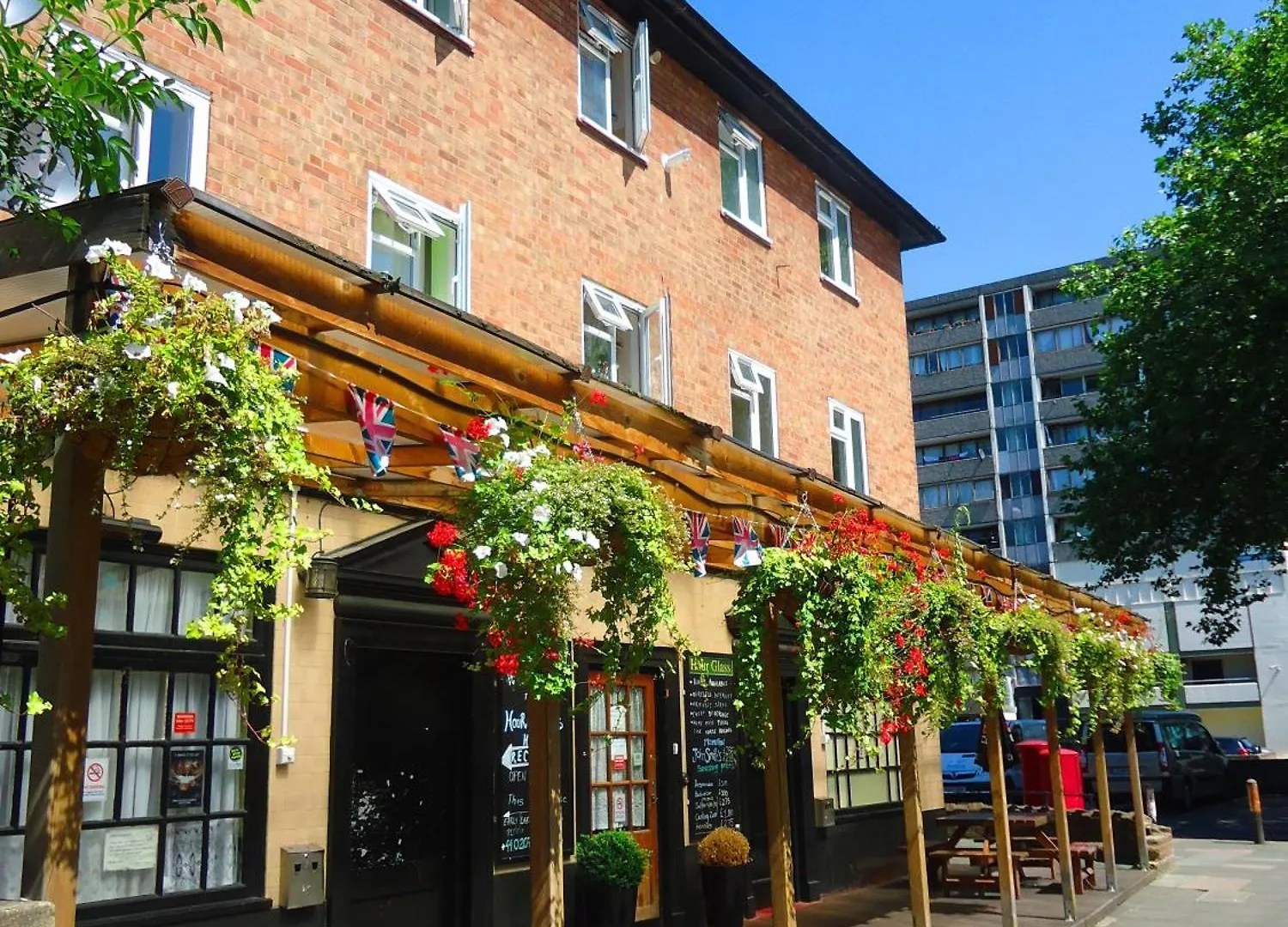 Hour Glass Hotel London